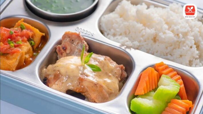Protein đóng vai trò cốt lõi giúp duy trì sự tỉnh táo và giúp cơ thể no lâu xuyên suốt các giờ làm việc căng thẳng buổi chiều