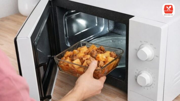 Hướng dẫn cách phân biệt các loại nhựa số mấy quay được lò vi sóng thông qua ký hiệu dập nổi.