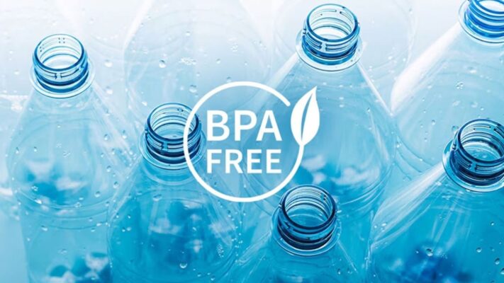 Để tìm mua đúng mẫu hộp nhựa không chứa bpa, thói quen đầu tiên quý khách nên thực hiện là kiểm tra các ký hiệu dập nổi ngay phía dưới đáy